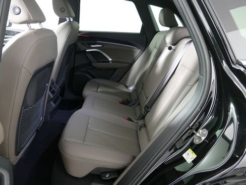 Used 2025 Audi Q5 Premium w/ Convenience Package AWD/4WD image 31