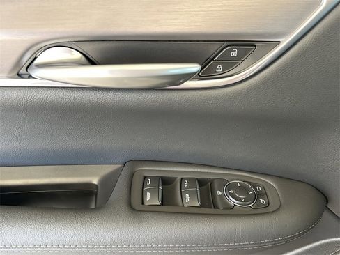 New 2026 Cadillac XT5 Luxury image 11