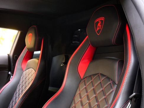 Used 2018 Lamborghini Aventador S AWD/4WD image 20
