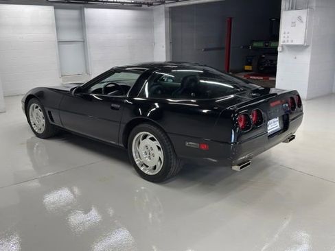 Used 1995 Chevrolet Corvette Coupe RWD image 11