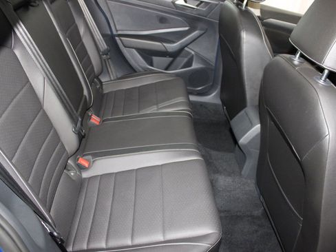 Used 2022 Volkswagen Jetta SE image 28