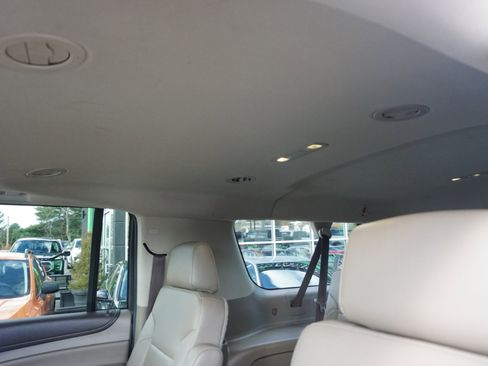 Used 2018 GMC Yukon XL SLT w/ Premium Edition image 21
