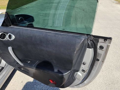 Used 2003 Nissan 350Z Enthusiast image 16