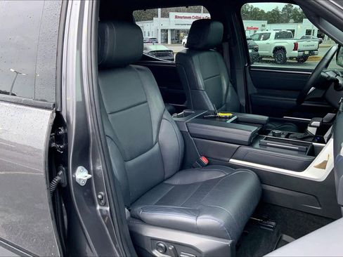 Used 2023 Toyota Tundra Platinum image 9
