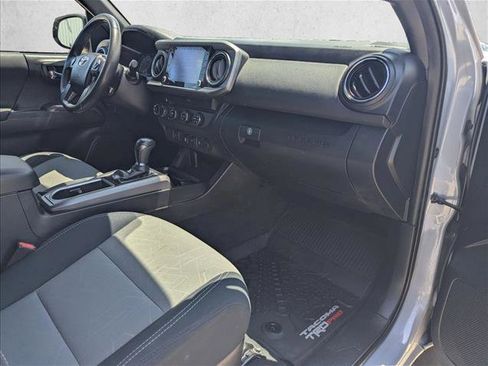 Used 2020 Toyota Tacoma TRD Off-Road AWD/4WD image 19