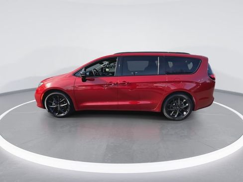 New 2026 Chrysler Pacifica Limited w/ S Appearance Package FWD image 5