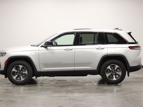 Used 2022 Jeep Grand Cherokee Limited 4xe w/ MOPAR Finishing Package AWD/4WD image 5