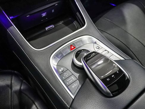 Used 2017 Mercedes-Benz S 550 Sedan image 23