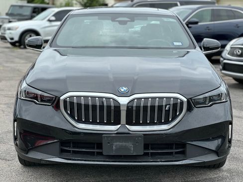 Used 2024 BMW i5 eDrive40i image 3