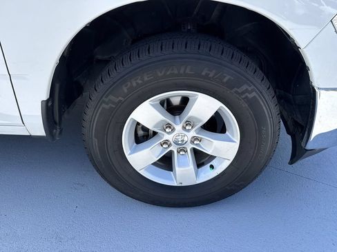 Used 2022 RAM 1500 Classic SLT RWD image 58