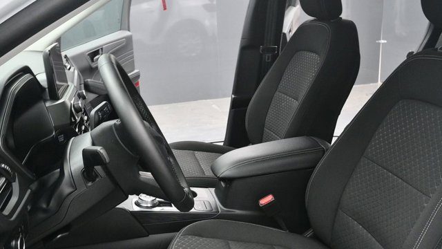Used 2023 Ford Escape Active AWD/4WD image 25