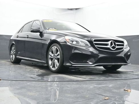 Used 2016 Mercedes-Benz E 350 4MATIC Sedan image 40