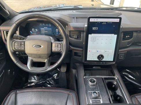 Used 2022 Ford Expedition Limited image 12