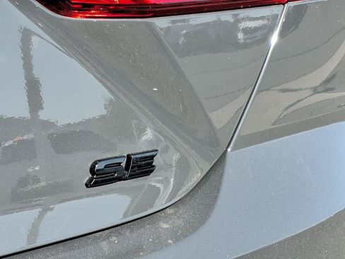 Used 2026 Toyota Camry SE FWD image 10
