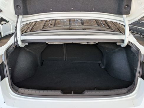 Used 2022 Hyundai Elantra Limited FWD image 31