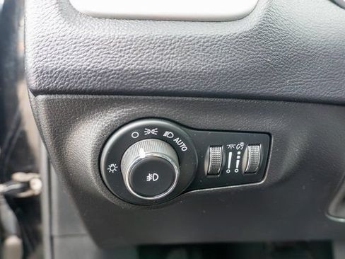 Used 2019 Jeep Compass Latitude AWD/4WD image 19