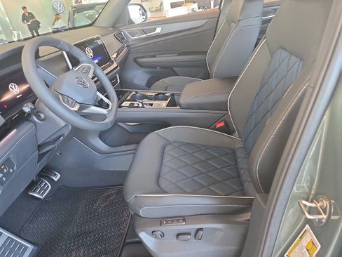 New 2026 Volkswagen Atlas Cross Sport SEL Premium R-Line image 5