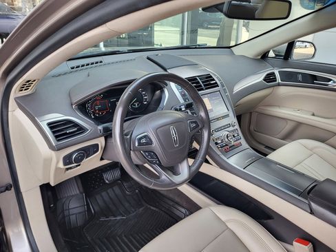 Used 2020 Lincoln MKZ w/ Convenience Package image 28