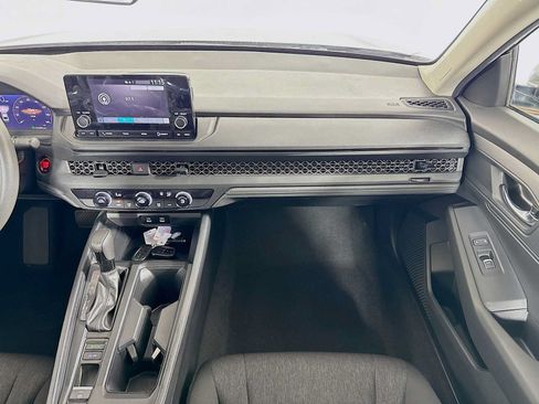 Certified 2025 Honda Accord LX image 18