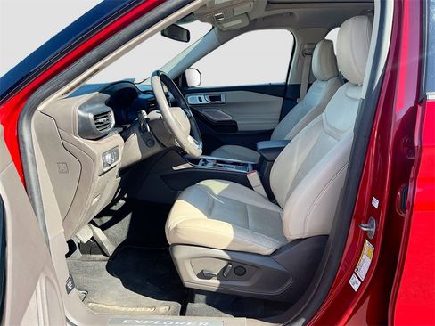 Used 2022 Ford Explorer Platinum w/ Equipment Group 601A image 22