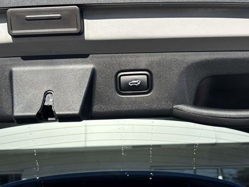 Used 2022 Hyundai Tucson Limited image 14