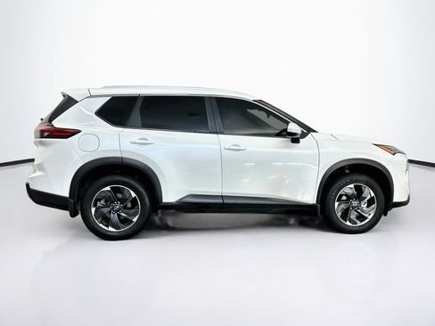 Used 2025 Nissan Rogue SV w/ SV Premium Package AWD/4WD image 10