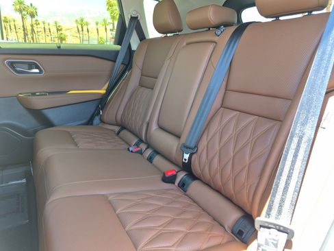 New 2026 Nissan Rogue Platinum AWD/4WD image 12