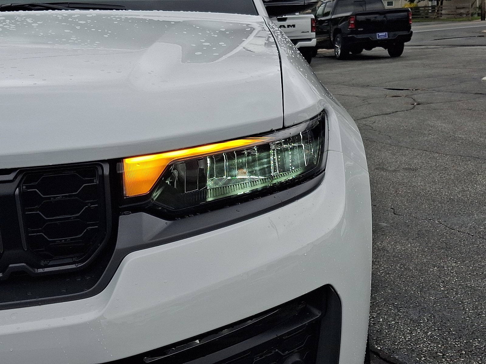 New 2026 Jeep Grand Cherokee Limited AWD/4WD image 9