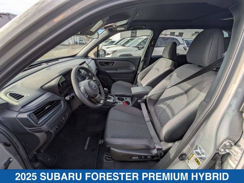 Used 2025 Subaru Forester Premium AWD/4WD image 26