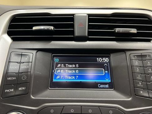 Used 2016 Ford Fusion SE FWD image 12
