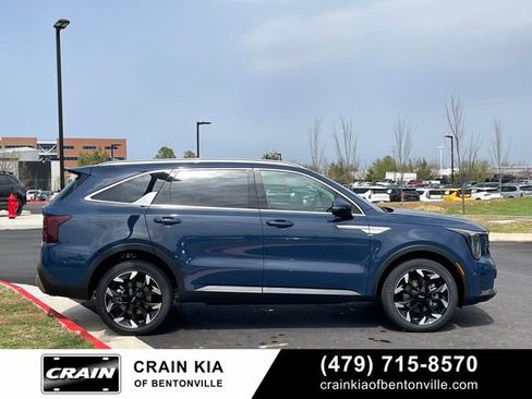 New 2025 Kia Sorento EX w/ Panoramic Sunroof Package image 9
