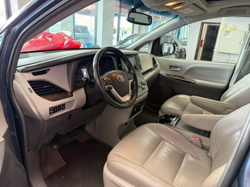 Used 2016 Toyota Sienna XLE w/ XLE Navigation Package AWD/4WD image 23