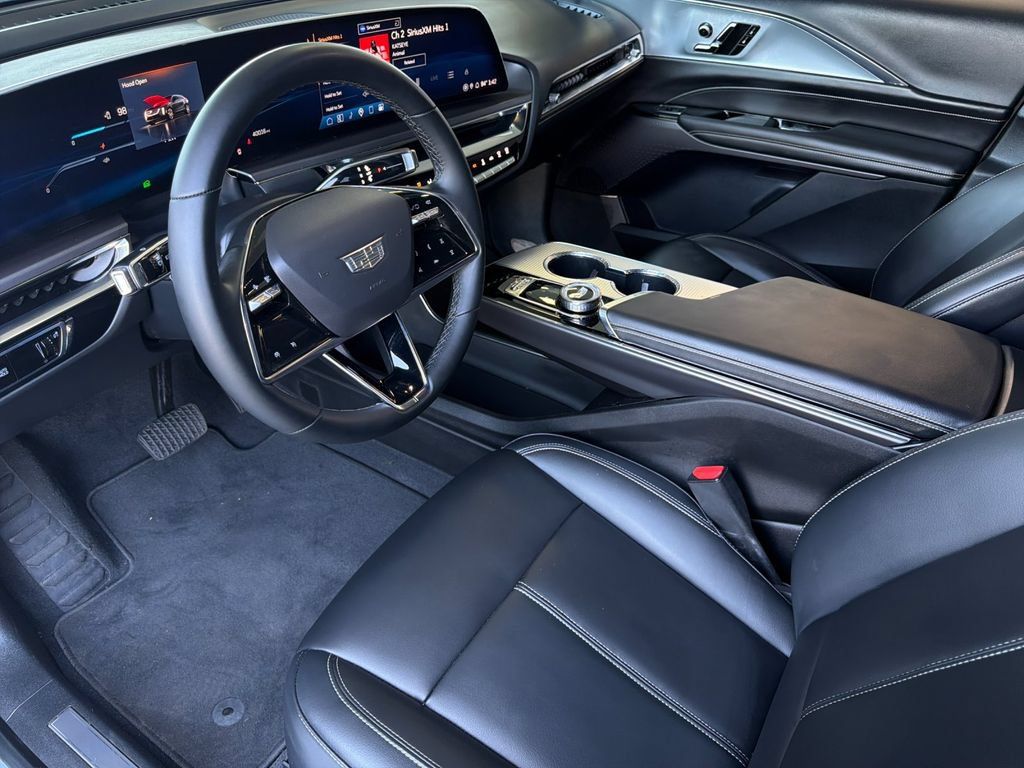 Used 2024 Cadillac Lyriq Tech AWD/4WD image 10