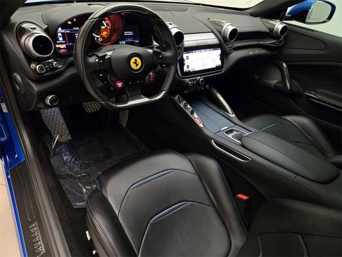 Used 2018 Ferrari GTC4Lusso image 24