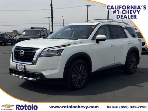 Used 2022 Nissan Pathfinder SL w/ SL Premium Package FWD image 3