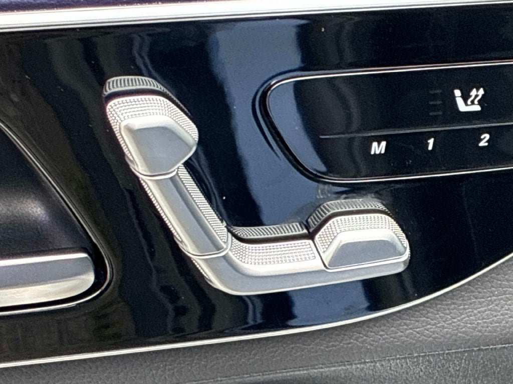 Used 2025 Mercedes-Benz GLC 300 4MATIC image 22