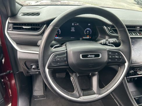 Used 2024 Jeep Grand Cherokee Altitude AWD/4WD image 29