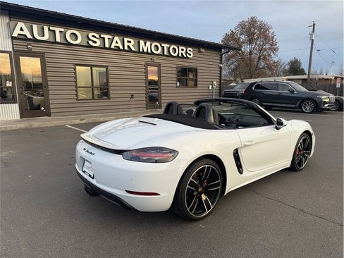Used 2018 Porsche 718 Boxster S image 42
