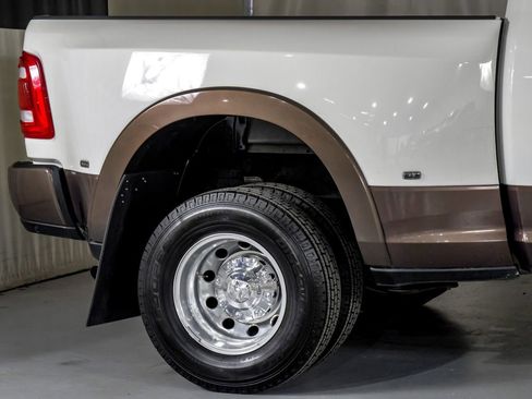 Used 2024 RAM 3500 Limited w/ Towing Technology Group AWD/4WD image 6