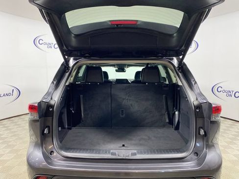 Certified 2025 Toyota Highlander XLE AWD/4WD image 7