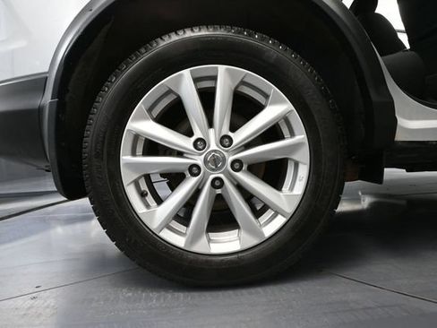Used 2017 Nissan Rogue Sport SV AWD/4WD image 14