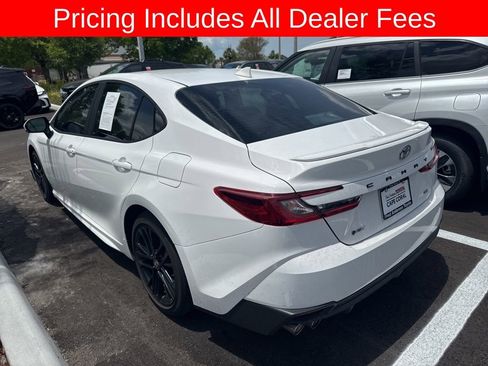 Used 2025 Toyota Camry SE FWD image 6