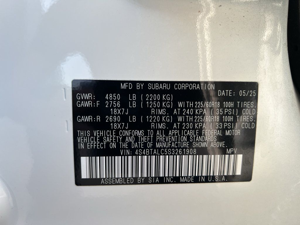 Used 2025 Subaru Outback Onyx Edition AWD/4WD image 32
