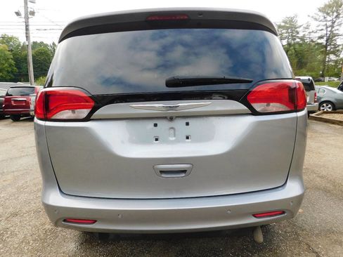 Used 2021 Chrysler Voyager Lxi w/ Cold Weather Group image 15