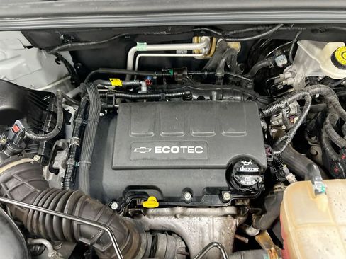 Used 2018 Chevrolet Trax LT w/ LT Convenience Package image 24