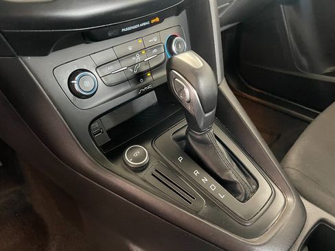 Used 2015 Ford Focus SE image 12