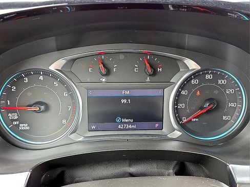 Used 2023 Chevrolet Traverse LT AWD/4WD image 23