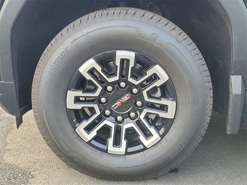 Used 2026 GMC Sierra EV Elevation image 31