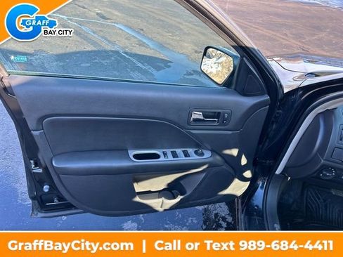 Used 2011 Ford Fusion SEL image 10