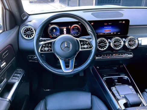 Used 2023 Mercedes-Benz EQB 300 EQB 300 w/ Pinnacle Package image 6